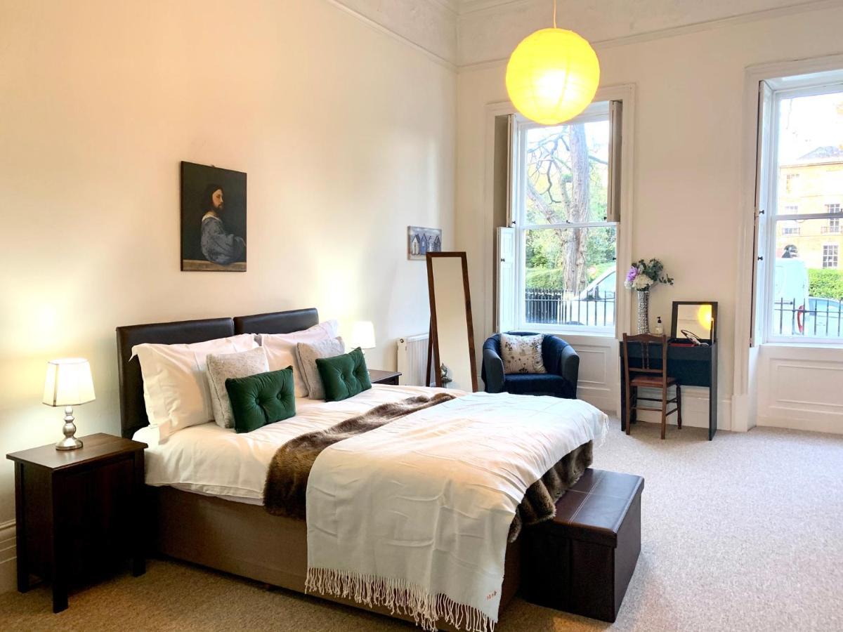 Grosvenor Apartments In Bath - Great For Families, Groups, Couples, 80 Sq M, Parking ภายนอก รูปภาพ