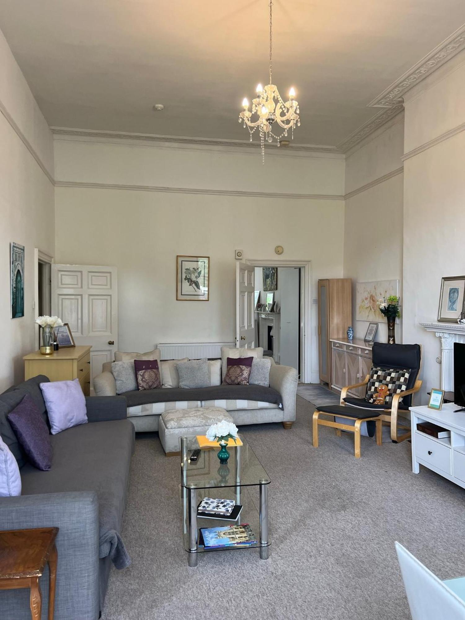 Grosvenor Apartments In Bath - Great For Families, Groups, Couples, 80 Sq M, Parking ภายนอก รูปภาพ