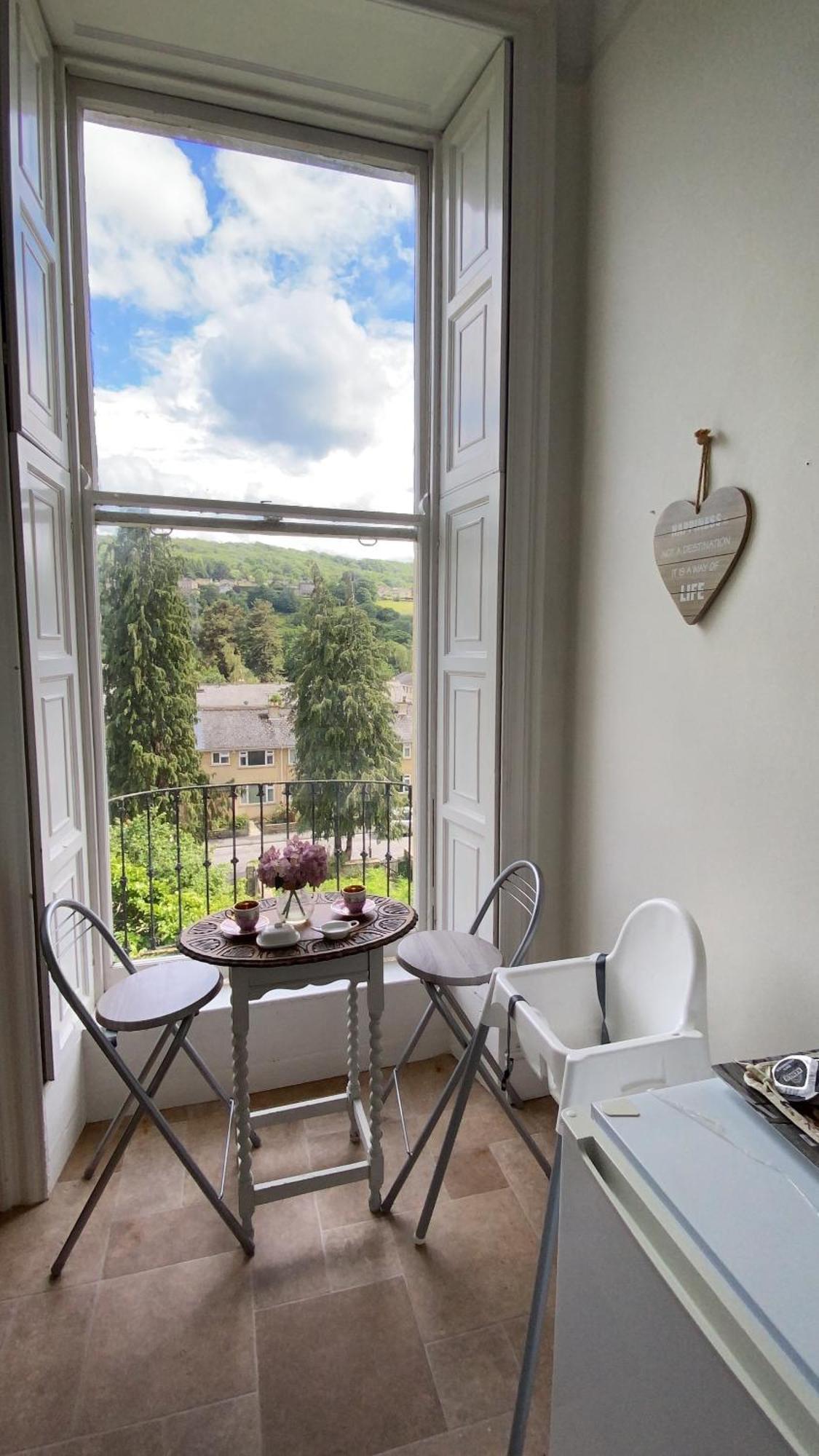 Grosvenor Apartments In Bath - Great For Families, Groups, Couples, 80 Sq M, Parking ภายนอก รูปภาพ